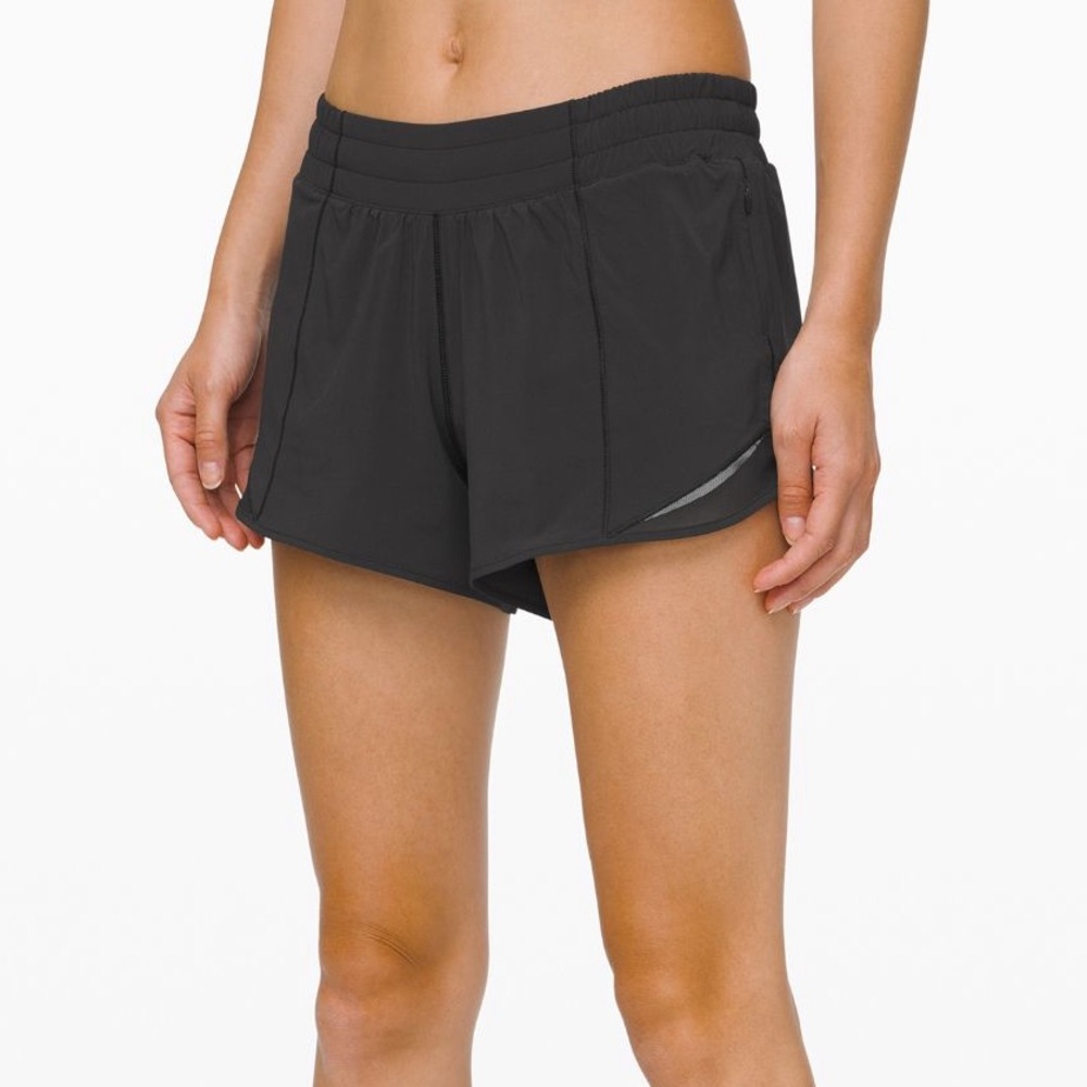 Lululemon Hotty Hot Low Rise Shorts 4" (Black)